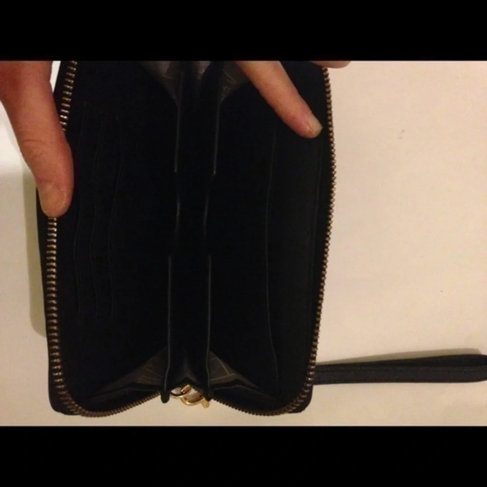 COPY - Badgley mischka black zippered wristlet wa…